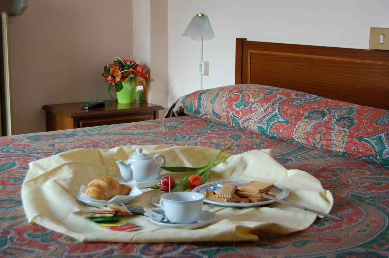 Albergo Sud America Paesana Zewnętrze zdjęcie